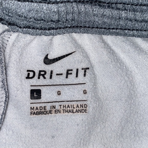 Nike Dri-Fit 7 inch inseam Shorts - Picture 3 of 5